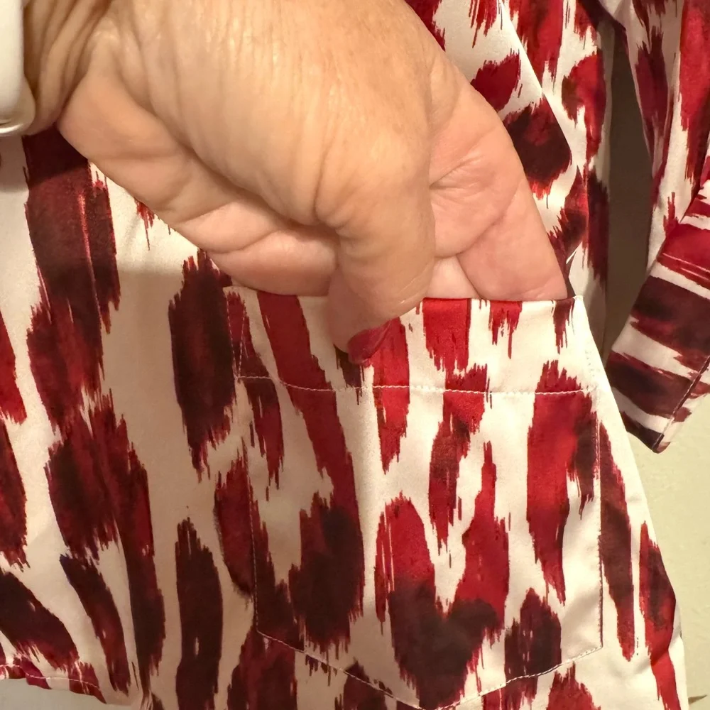 Chico's Bold Print 3/4 Sleeve Blouse  SIZE: SMALL    #2 - Picture 7 of 7